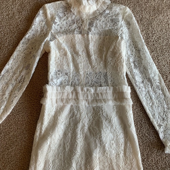 Nwt Alexis gorgeous white lace Anabella dress - Picture 8 of 10
